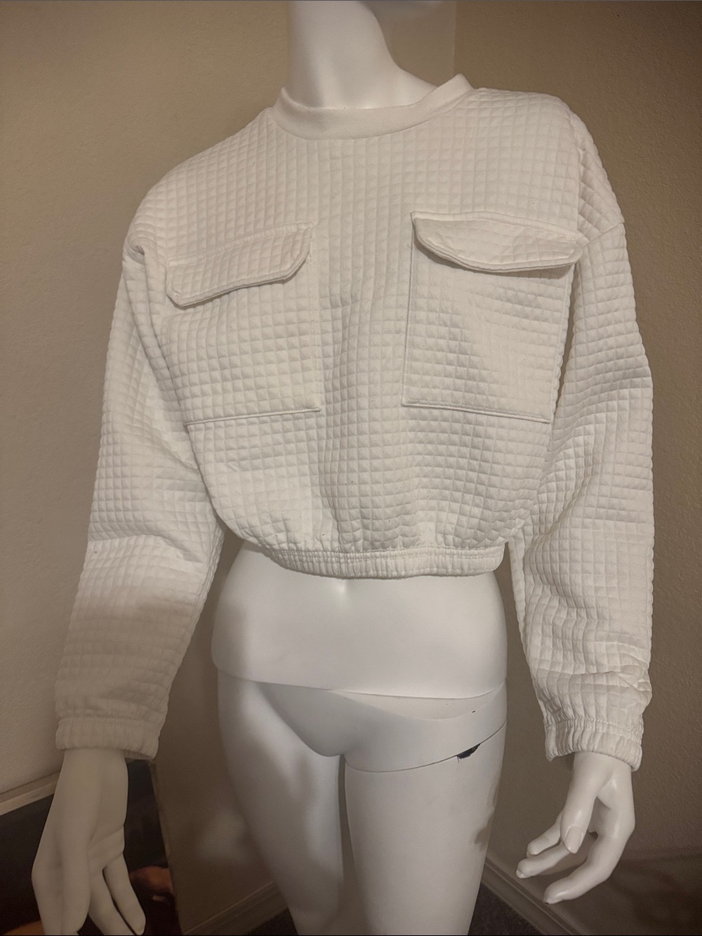 Women's Textured Pocket Cropped Sweater - White